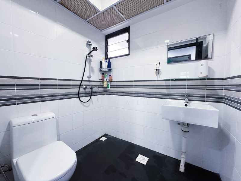 635B Senja Road, 635B Senja Road, 3 Bedrooms, 1,206 sqft, HDB Flat For Sale, by Adee Salleh, 500120269 - Bathroom - PropertyGuru.com.sg