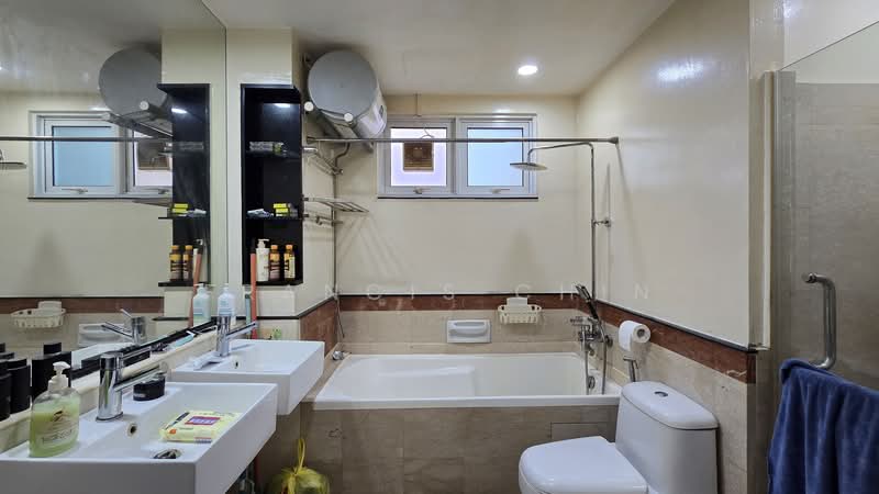 Euphony Gardens, 7 Jalan Mata Ayer, 4 Bedrooms, 2,056 sqft, Condominium For Sale, by Francis Chin, 500120274 - Bathroom - PropertyGuru.com.sg