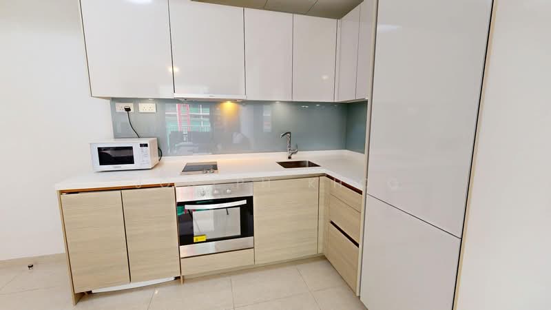 V on Shenton, 5 Shenton Way, 2 Bedrooms, 1,055 sqft, Condominium For Rent, by Joseph Khoo, 500120276 - Kitchen - PropertyGuru.com.sg