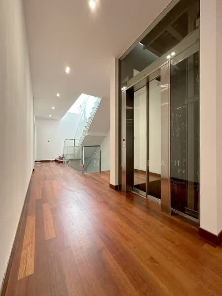 ★ Serangoon Garden Estate ★ Modern, Lovingly Maintained Semi-D w/ Pool and Lift ★, Serangoon Garden Estate, 6 Bedrooms, 9,000 sqft, Semi-Detached House For Sale, by Edmund Seah, 500120296 - PropertyGuru.com.sg