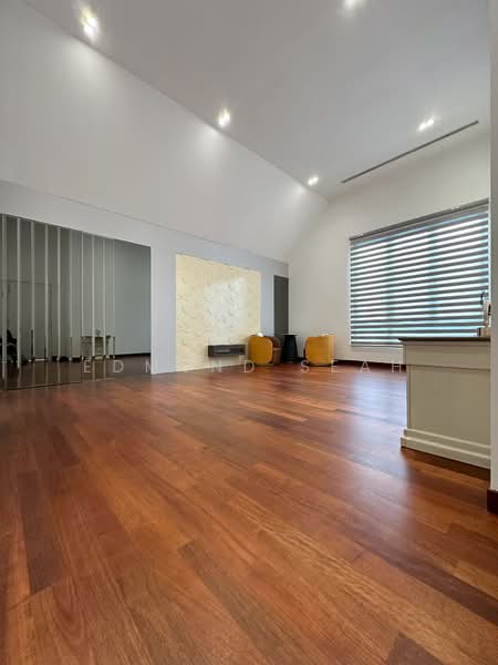 ★ Serangoon Garden Estate ★ Modern, Lovingly Maintained Semi-D w/ Pool and Lift ★, Serangoon Garden Estate, 6 Bedrooms, 9,000 sqft, Semi-Detached House For Sale, by Edmund Seah, 500120296 - PropertyGuru.com.sg