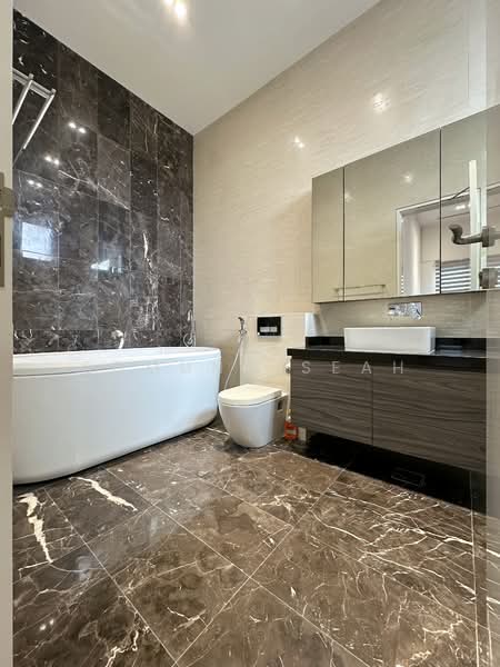 ★ Serangoon Garden Estate ★ Modern, Lovingly Maintained Semi-D w/ Pool and Lift ★, Serangoon Garden Estate, 6 Bedrooms, 9,000 sqft, Semi-Detached House For Sale, by Edmund Seah, 500120296 - PropertyGuru.com.sg