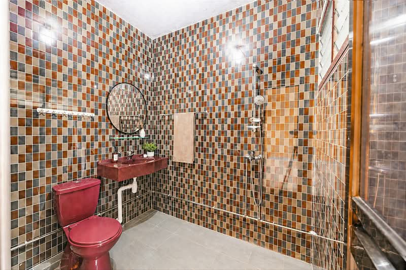 837 Yishun Street 81, 837 Yishun Street 81, 4 Bedrooms, 1,572 sqft, HDB Flat For Sale, by PROPSELLER PTE. LTD., 500120310 - Bathroom - PropertyGuru.com.sg