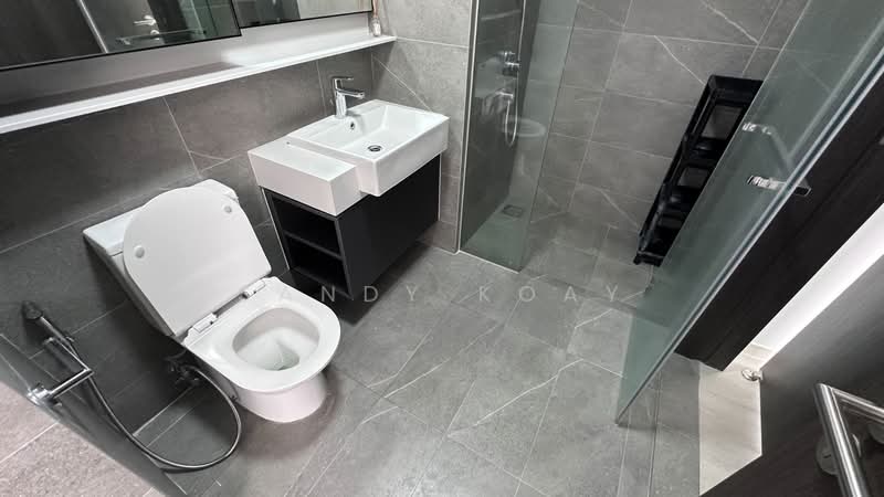 Riverfront Residences, 41 Hougang Avenue 7, 1 Bedroom, 463 sqft, Condominium For Sale, by Sandy Koay, 500120313 - Bathroom - PropertyGuru.com.sg