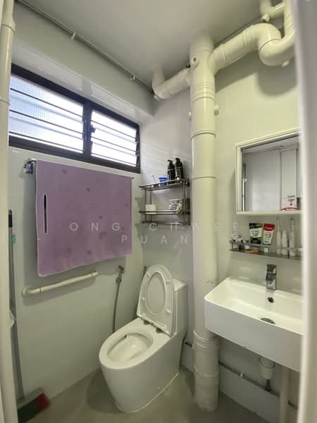 306 Yishun Central, 306 Yishun Central, 3 Bedrooms, 1,313 sqft, HDB Flat For Sale, by Ong Chwee Puan, 500120321 - Bathroom - PropertyGuru.com.sg