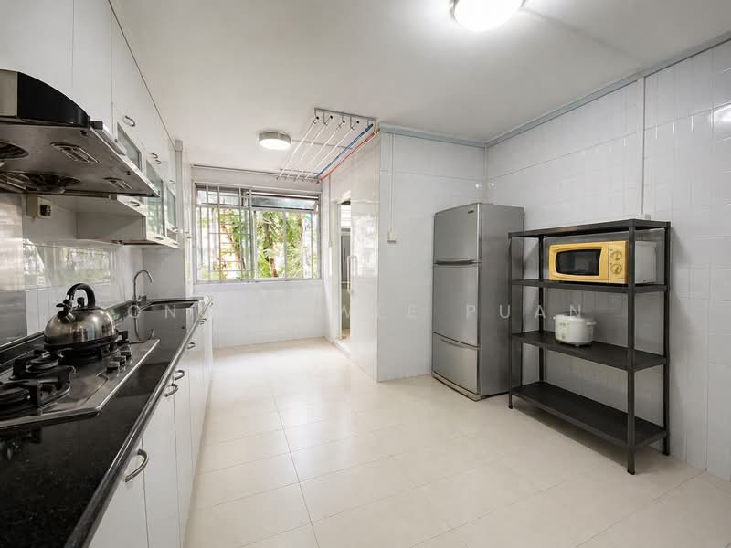 306 Yishun Central, 306 Yishun Central, 3 Bedrooms, 1,313 sqft, HDB Flat For Sale, by Ong Chwee Puan, 500120321 - Kitchen - PropertyGuru.com.sg