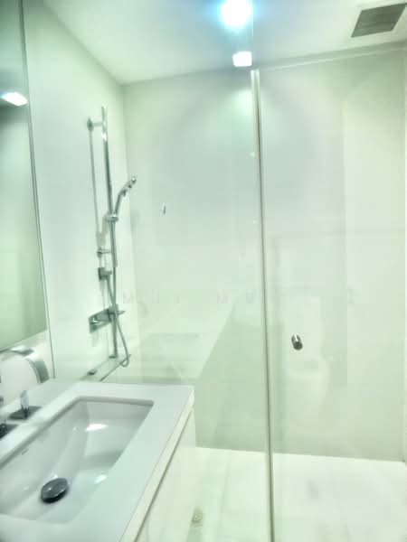 The Interlace, 190 Depot Road, 2 Bedrooms, 1,044 sqft, Condominium For Sale, by Mui Mui, 500120329 - Bathroom - PropertyGuru.com.sg