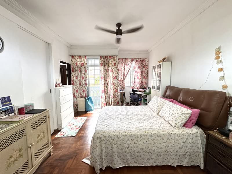 Loyang Villas, Loyang Rise, 5 Bedrooms, 2,551 sqft, Terraced House For Sale, by Ethan Mark Kheng, 500120333 - Bedroom - PropertyGuru.com.sg