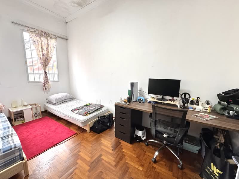 Loyang Villas, Loyang Rise, 5 Bedrooms, 2,551 sqft, Terraced House For Sale, by Ethan Mark Kheng, 500120333 - Bedroom - PropertyGuru.com.sg