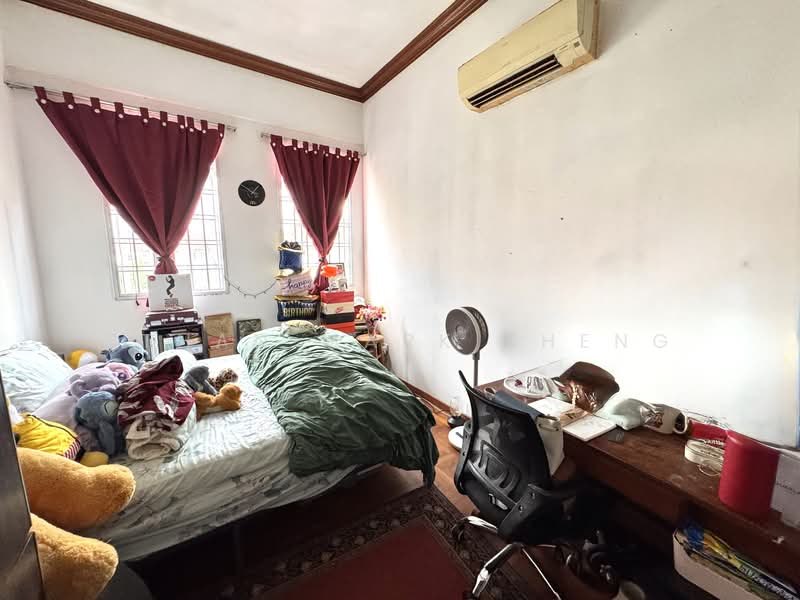 Loyang Villas, Loyang Rise, 5 Bedrooms, 2,551 sqft, Terraced House For Sale, by Ethan Mark Kheng, 500120333 - Bedroom - PropertyGuru.com.sg