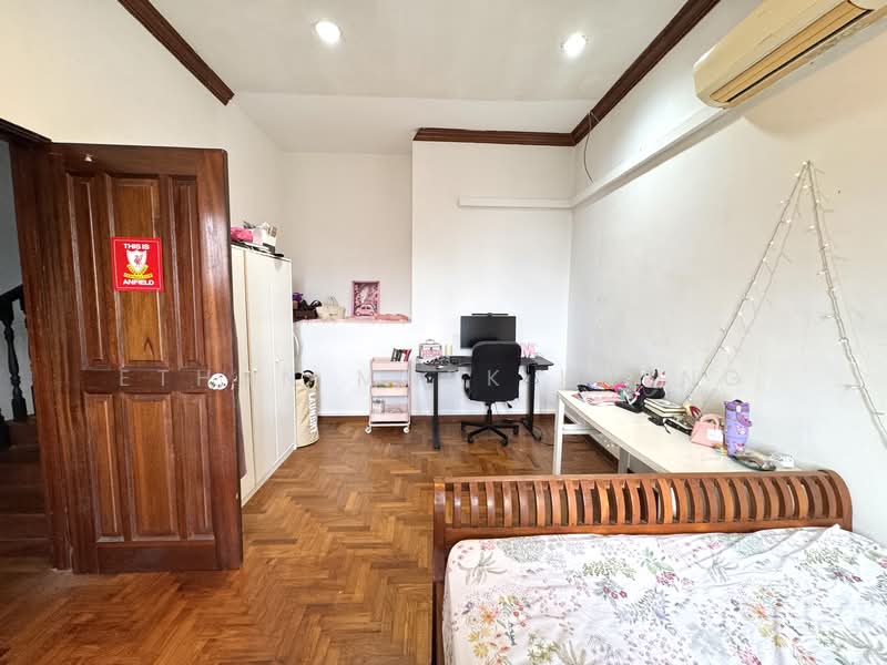 Loyang Villas, Loyang Rise, 5 Bedrooms, 2,551 sqft, Terraced House For Sale, by Ethan Mark Kheng, 500120333 - Bedroom - PropertyGuru.com.sg