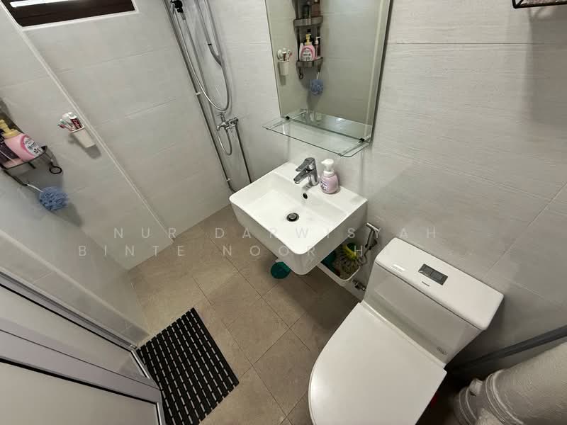 210 Petir Road, 210 Petir Road, 3 Bedrooms, 1,313 sqft, HDB Flat For Sale, by Nur Darwisyah Binte Noor Haidi (Wiwi), 500120346 - Bathroom - PropertyGuru.com.sg