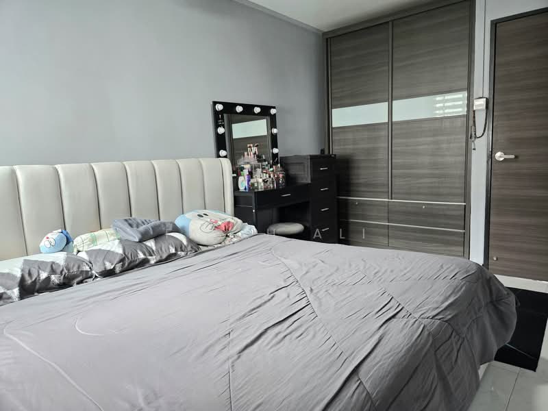 113 Yishun Ring Road, 113 Yishun Ring Road, 2 Bedrooms, 688 sqft, HDB Flat For Sale, by Farah Ali, 500120349 - Bedroom - PropertyGuru.com.sg