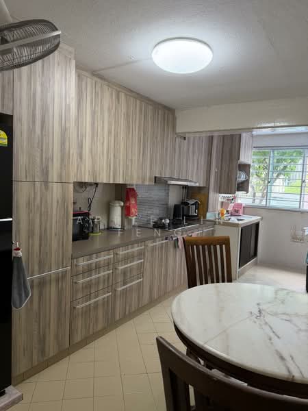 222 Lorong 8 Toa Payoh, 222 Lorong 8 Toa Payoh, 3 Bedrooms, 883 sqft, HDB Flat For Sale, by Apple Lin Feng, 500120356 - Kitchen - PropertyGuru.com.sg