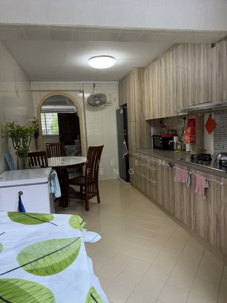 222 Lorong 8 Toa Payoh, 222 Lorong 8 Toa Payoh, 3 Bedrooms, 883 sqft, HDB Flat For Sale, by Apple Lin Feng, 500120356 - Kitchen - PropertyGuru.com.sg