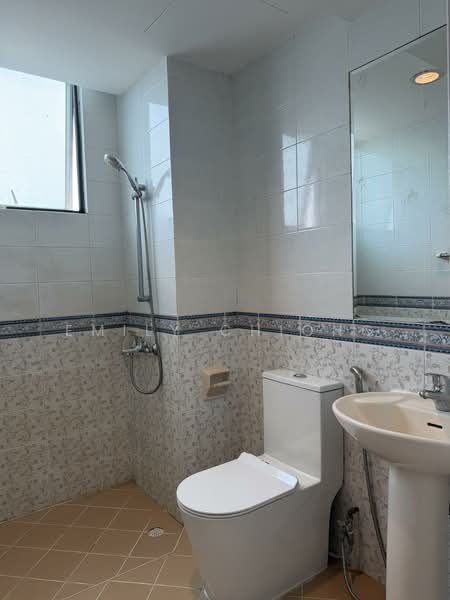 Tanjong Ria Condominium, 121 Tanjong Rhu Road, 3 Bedrooms, 1,378 sqft, Condominium For Sale, by Emily Chiong, 500120359 - Common Bathroom - PropertyGuru.com.sg