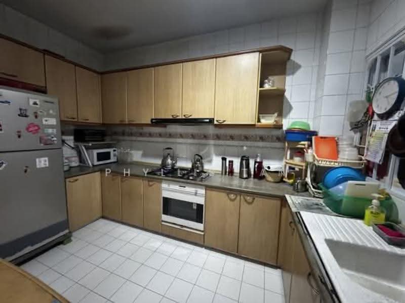3 storey terrace 1km Maris Stella school, mins to nex mall, Bartley mrt, Serangoon central / Ardisia garden/ Bartley road, Hougang / Punggol / Sengkang, 4 Bedrooms, 2,200 sqft, Terraced House For Sale, by Phyllis Tan, 500120362 - Kitchen - PropertyGuru.com.sg