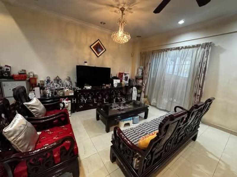 3 storey terrace 1km Maris Stella school, mins to nex mall, Bartley mrt, Serangoon central / Ardisia garden/ Bartley road, Hougang / Punggol / Sengkang, 4 Bedrooms, 2,200 sqft, Terraced House For Sale, by Phyllis Tan, 500120362 - Living Room - PropertyGuru.com.sg