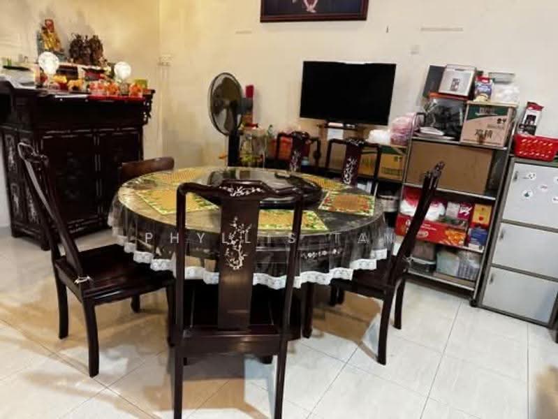 3 storey terrace 1km Maris Stella school, mins to nex mall, Bartley mrt, Serangoon central / Ardisia garden/ Bartley road, Hougang / Punggol / Sengkang, 4 Bedrooms, 2,200 sqft, Terraced House For Sale, by Phyllis Tan, 500120362 - Dining Room - PropertyGuru.com.sg