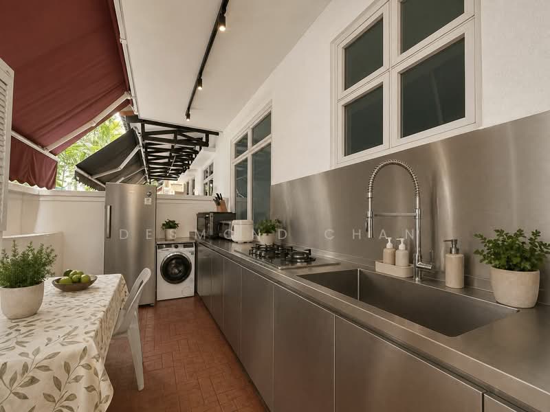 Toh Estate, Toh Drive, 5 Bedrooms, 2,800 sqft, Semi-Detached House For Sale, by Desmond Chan, 500120364 - Kitchen - PropertyGuru.com.sg