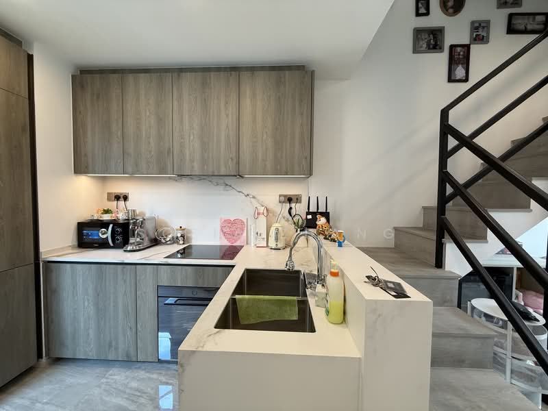 Leedon Green, 32 Leedon Heights, 2 Bedrooms, 818 sqft, Condominium For Sale, by Sofia Zhang, 500120376 - Kitchen - PropertyGuru.com.sg