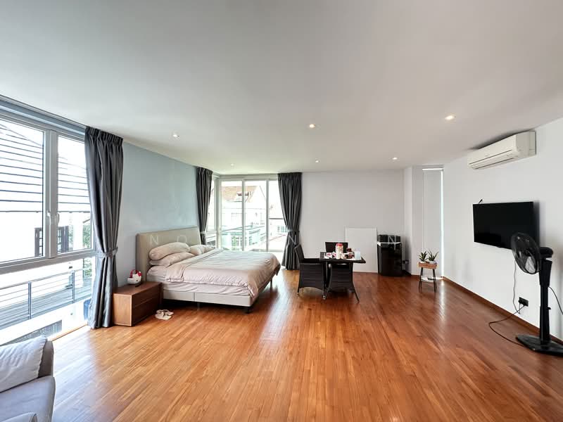 Jalan Bangau, Jalan Jarak, Jalan Redop, Jalan Bangau, 8 Bedrooms, 5,000 sqft, Semi-Detached House For Sale, by Norman Tan, 500120414 - Bedroom - PropertyGuru.com.sg