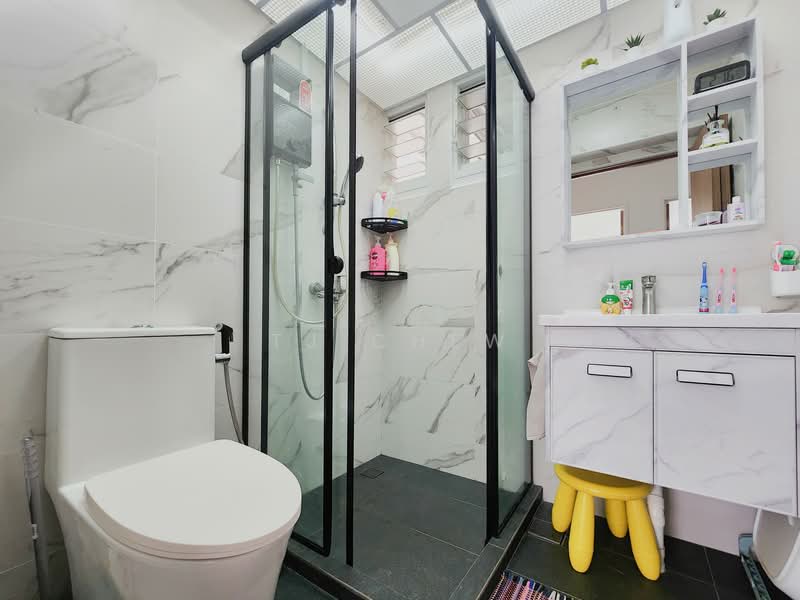 620A Tampines Street 61, 620A Tampines Street 61, 3 Bedrooms, 1,216 sqft, HDB Flat For Sale, by TJ Chew, 500120417 - Bathroom - PropertyGuru.com.sg