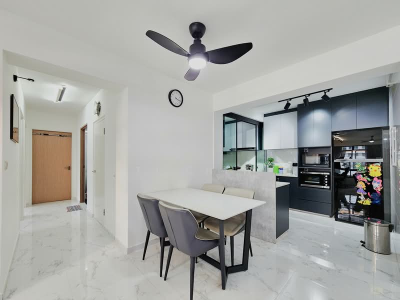 620A Tampines Street 61, 620A Tampines Street 61, 3 Bedrooms, 1,216 sqft, HDB Flat For Sale, by TJ Chew, 500120417 - Corridor - PropertyGuru.com.sg