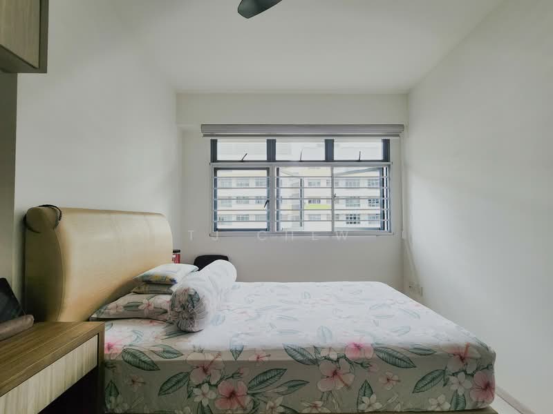 620A Tampines Street 61, 620A Tampines Street 61, 3 Bedrooms, 1,216 sqft, HDB Flat For Sale, by TJ Chew, 500120417 - Bedroom - PropertyGuru.com.sg