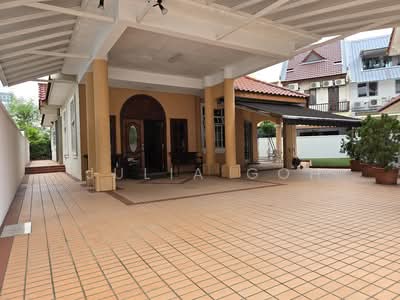 For Sale - Freehold 2.5 storey detached house. Near Serangoon MRT / NEX