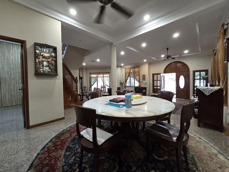 Freehold 2.5 storey detached house. Near Serangoon MRT / NEX, , 5 Bedrooms, 3,697 sqft, Detached House For Sale, by Julia Goh, 500120418 - PropertyGuru.com.sg