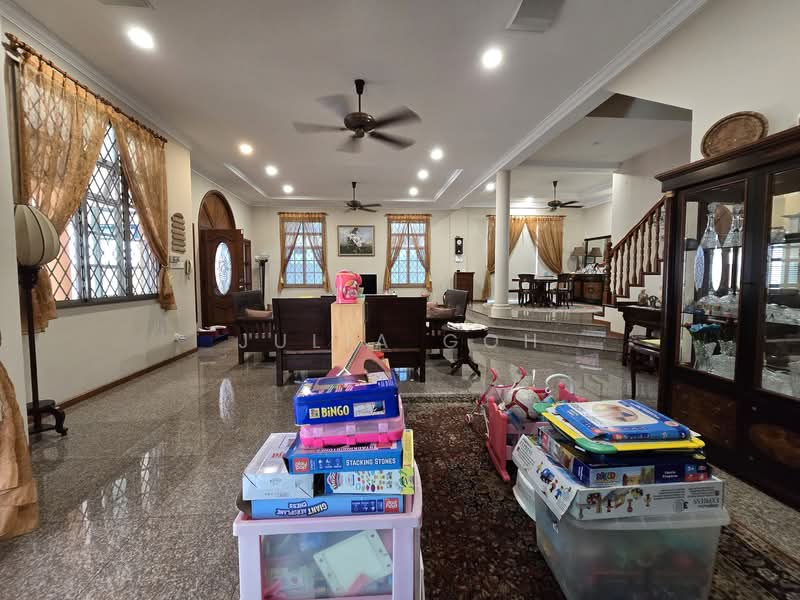 Freehold 2.5 storey detached house. Near Serangoon MRT / NEX, , 5 Bedrooms, 3,697 sqft, Detached House For Sale, by Julia Goh, 500120418 - PropertyGuru.com.sg
