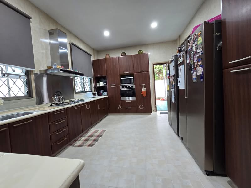 Freehold 2.5 storey detached house. Near Serangoon MRT / NEX, , 5 Bedrooms, 3,697 sqft, Detached House For Sale, by Julia Goh, 500120418 - PropertyGuru.com.sg