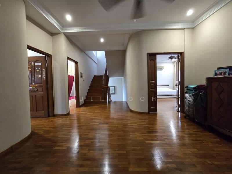 Freehold 2.5 storey detached house. Near Serangoon MRT / NEX, , 5 Bedrooms, 3,697 sqft, Detached House For Sale, by Julia Goh, 500120418 - PropertyGuru.com.sg