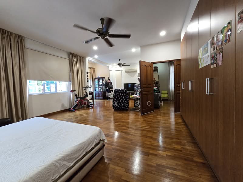 Freehold 2.5 storey detached house. Near Serangoon MRT / NEX, , 5 Bedrooms, 3,697 sqft, Detached House For Sale, by Julia Goh, 500120418 - PropertyGuru.com.sg