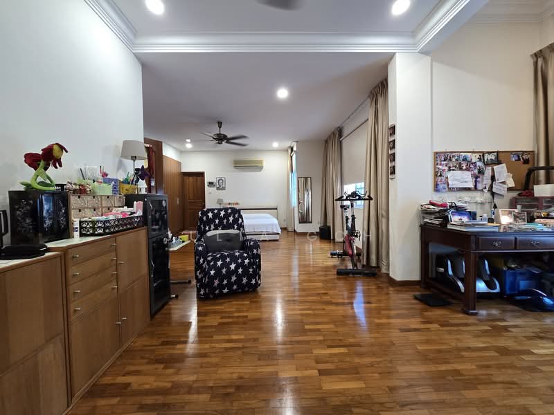 Freehold 2.5 storey detached house. Near Serangoon MRT / NEX, , 5 Bedrooms, 3,697 sqft, Detached House For Sale, by Julia Goh, 500120418 - PropertyGuru.com.sg