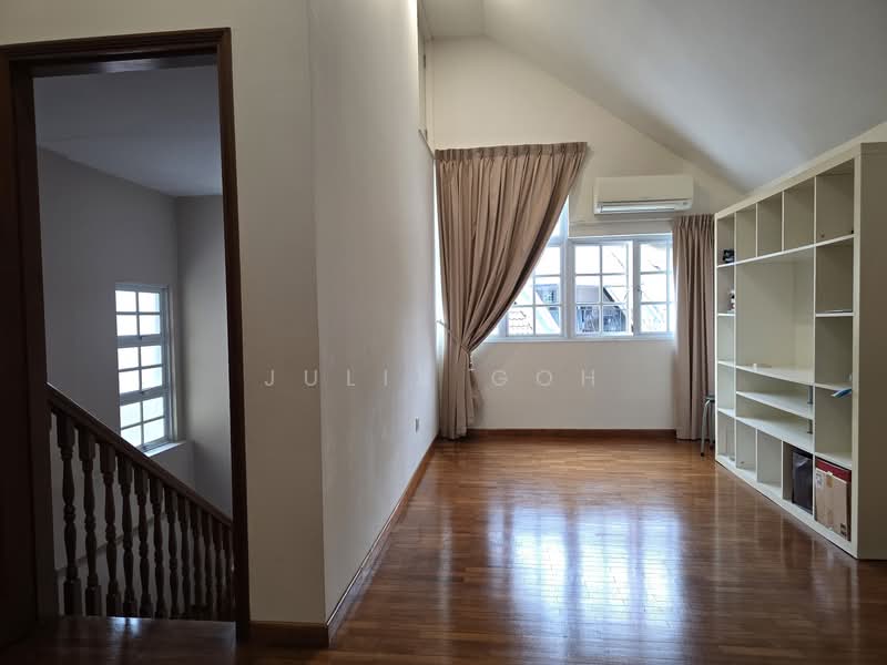 Freehold 2.5 storey detached house. Near Serangoon MRT / NEX, , 5 Bedrooms, 3,697 sqft, Detached House For Sale, by Julia Goh, 500120418 - PropertyGuru.com.sg