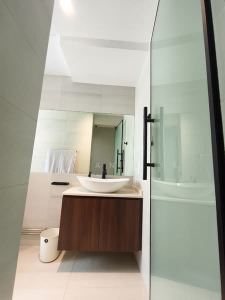 Astor Green, 7 Pine Grove, 2 Bedrooms, 1,066 sqft, Condominium For Sale, by Stefanie Ye, 500120480 - Bathroom - PropertyGuru.com.sg