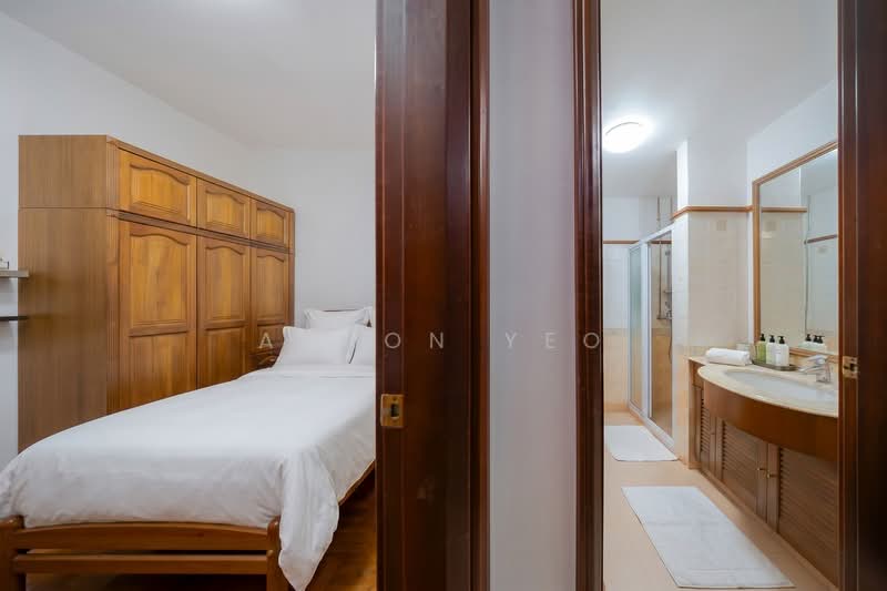 C.H.E.A.P D16 Inter Terrace for Sale, Tanah Merah Kechil, 5 Bedrooms, 2,800 sqft, Terraced House For Sale, by Aaron Yeo, 500120496 - Bedroom - PropertyGuru.com.sg