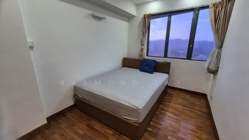 Palm Gardens, 2A Hong San Walk, 4 Bedrooms, 1,349 sqft, Condominium For Rent, by Raymond Tay, 500120499 - Bedroom - PropertyGuru.com.sg