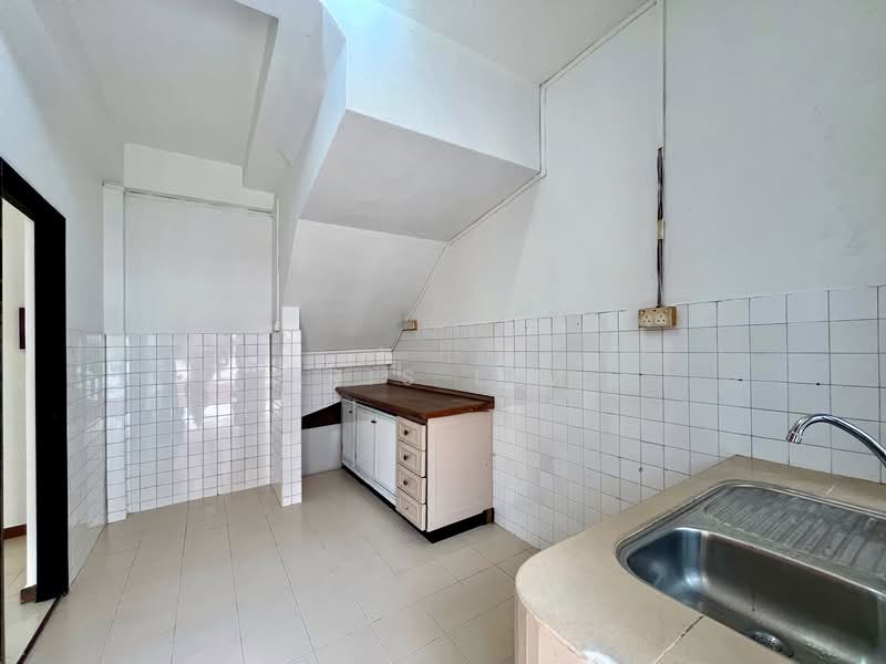 West Coast - Jalan Mas Kuning, , 3 Bedrooms, 1,461 sqft, Terraced House For Sale, by Iris Lim, 500120501 - Kitchen - PropertyGuru.com.sg