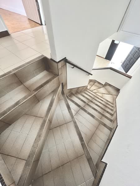 West Coast - Jalan Mas Kuning, , 3 Bedrooms, 1,461 sqft, Terraced House For Sale, by Iris Lim, 500120501 - Staircase - PropertyGuru.com.sg