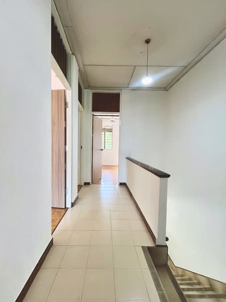 West Coast - Jalan Mas Kuning, , 3 Bedrooms, 1,461 sqft, Terraced House For Sale, by Iris Lim, 500120501 - Level 2 Corridor - PropertyGuru.com.sg