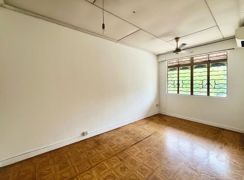 West Coast - Jalan Mas Kuning, , 3 Bedrooms, 1,461 sqft, Terraced House For Sale, by Iris Lim, 500120501 - Bedroom Face Park - PropertyGuru.com.sg