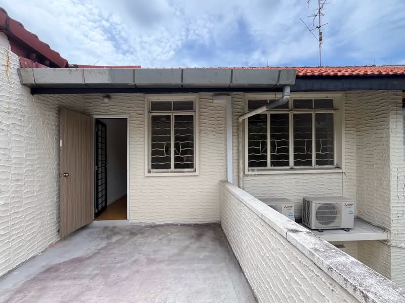 West Coast - Jalan Mas Kuning, , 3 Bedrooms, 1,461 sqft, Terraced House For Sale, by Iris Lim, 500120501 - Level 2 Balcony - PropertyGuru.com.sg