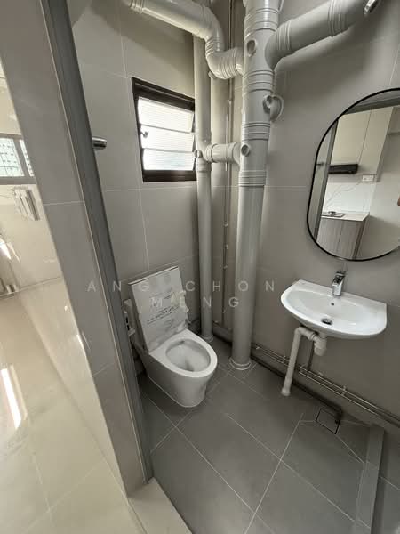 276D Jurong West Street 25, 276D Jurong West Street 25, 3 Bedrooms, 1,195 sqft, HDB Flat For Rent, by Ang Chong Meng, 500120508 - Bathroom - PropertyGuru.com.sg