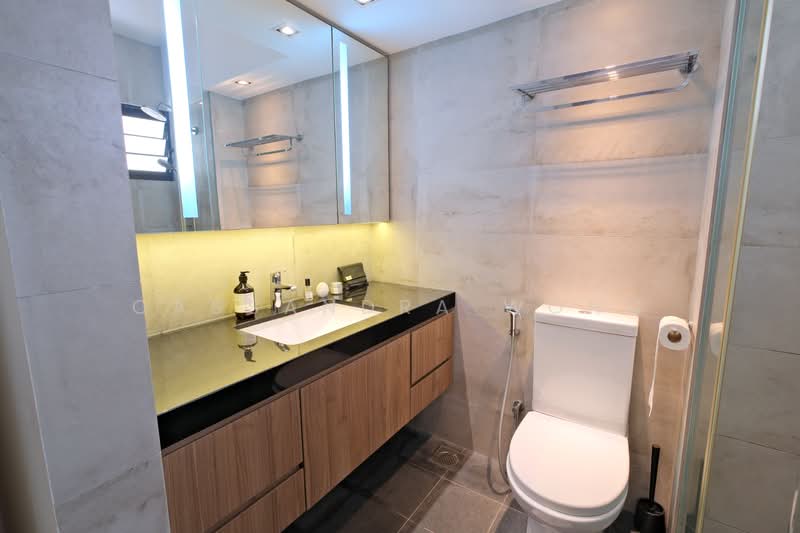 58 Strathmore Avenue, 58 Strathmore Avenue, 3 Bedrooms, 1,184 sqft, HDB Flat For Sale, by Cassandra Wong, 500120510 - Master Bathroom - PropertyGuru.com.sg