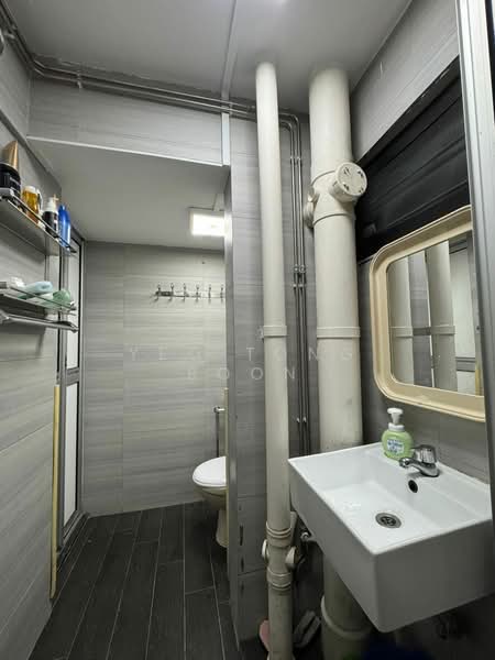 82 Whampoa Drive, 82 Whampoa Drive, 2 Bedrooms, 710 sqft, HDB Flat For Sale, by Yeo Tong Boon, 500120511 - Bathroom - PropertyGuru.com.sg