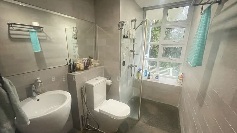 One K Green Lane, 1K Green Lane, 2 Bedrooms, 990 sqft, Condominium For Sale, by Bernard Wong, 500120519 - Bathroom - PropertyGuru.com.sg