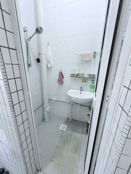 Holland Village Shophouses, Holland Village Holland Ave, 1,367 sqft, Shop / Shophouse For Sale, by Anthea Yeo 杨丽娇, 500120522 - Bathroom - CommercialGuru.com.sg